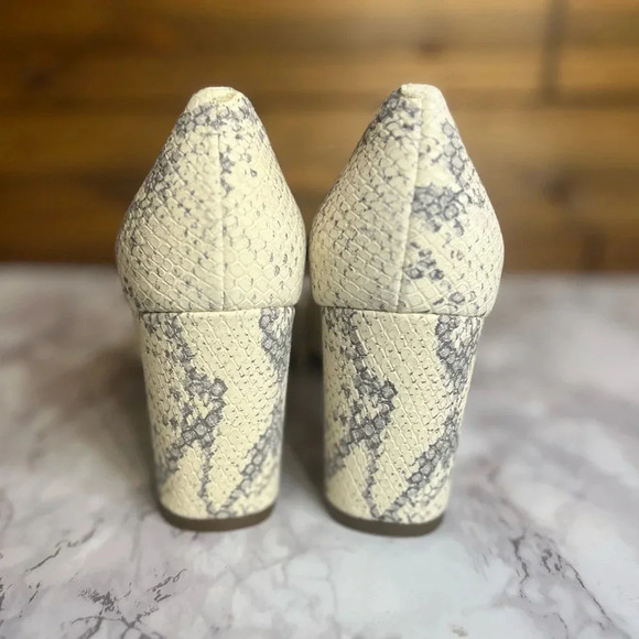 Cole Haan woman’s Karena Chalk Python Print Leather Block Heel Pump size 6B - Picture 4 of 7